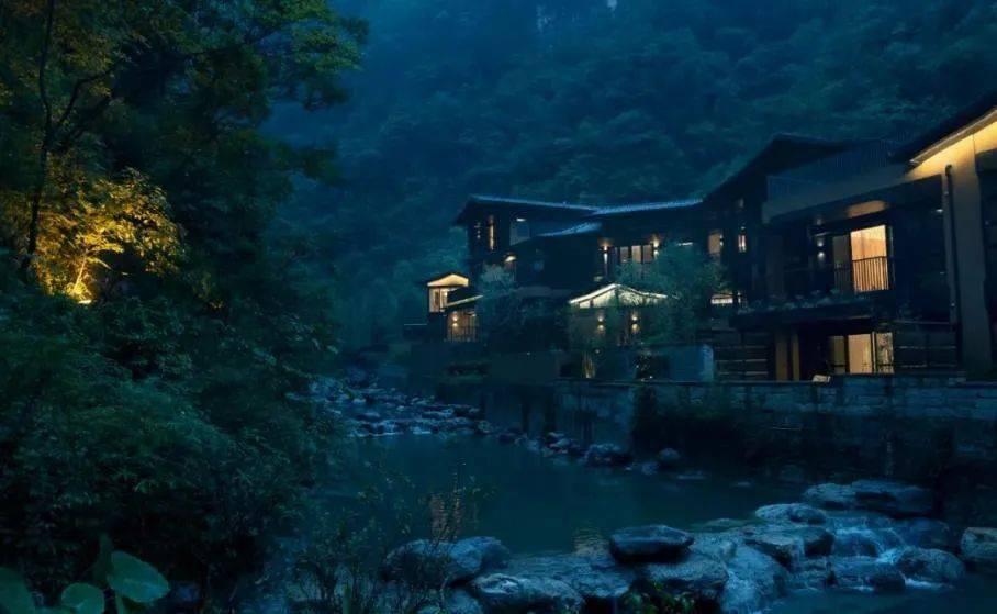 逃离宽敞的健身房